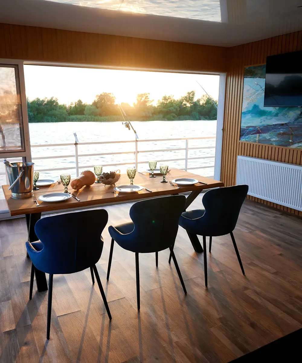 Despre Blue Kokilia - 1