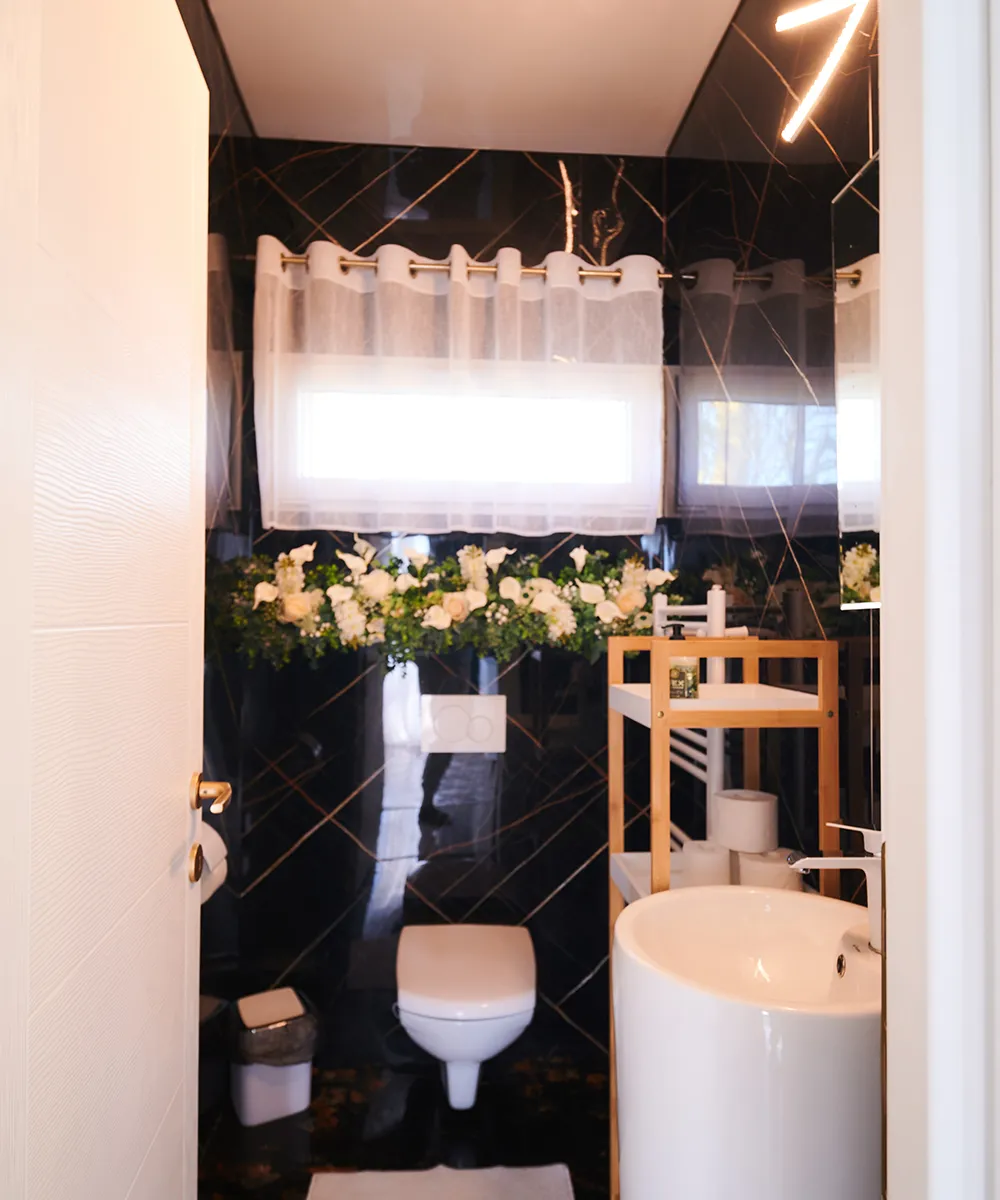 Despre Blue Kokilia - 3