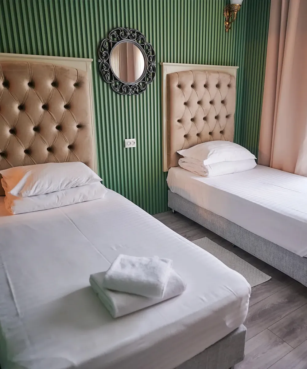 Despre Blue Kokilia - 4